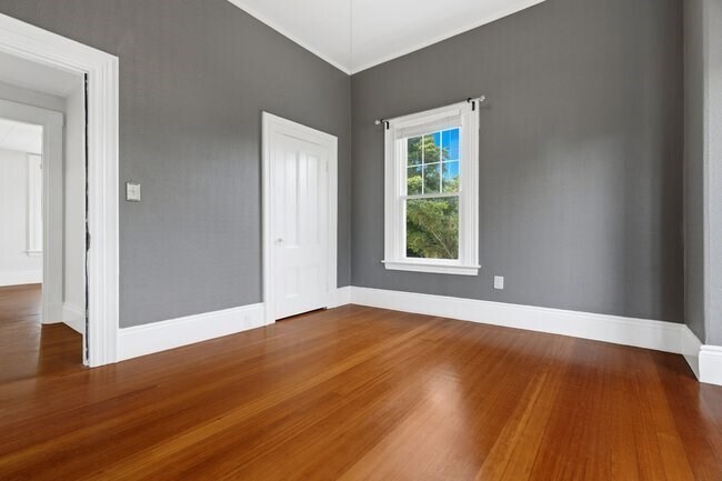 Building Photo - 68 Converse Ave