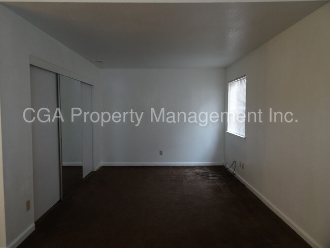 Building Photo - Cute 3 bedroom 2 bath in Antelope!
