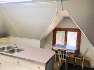 Building Photo - 127 College Ave