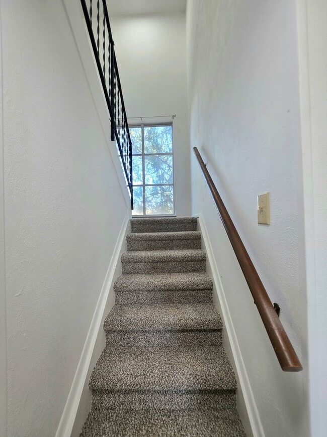 Building Photo - 3279 Lunar Dr