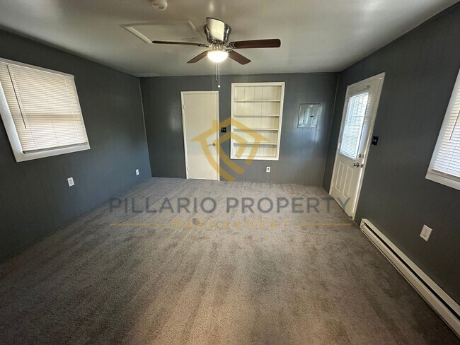 Building Photo - 805-805-805-802 S Worth Ave