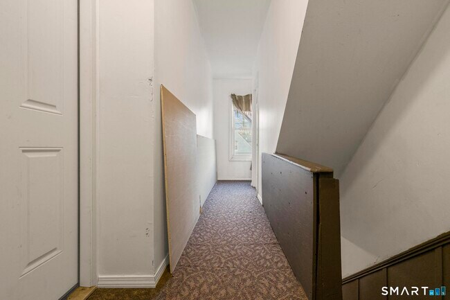 Building Photo - 87 Amity St