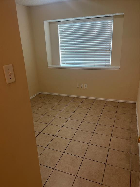 Building Photo - 5615 Gineridge Dr