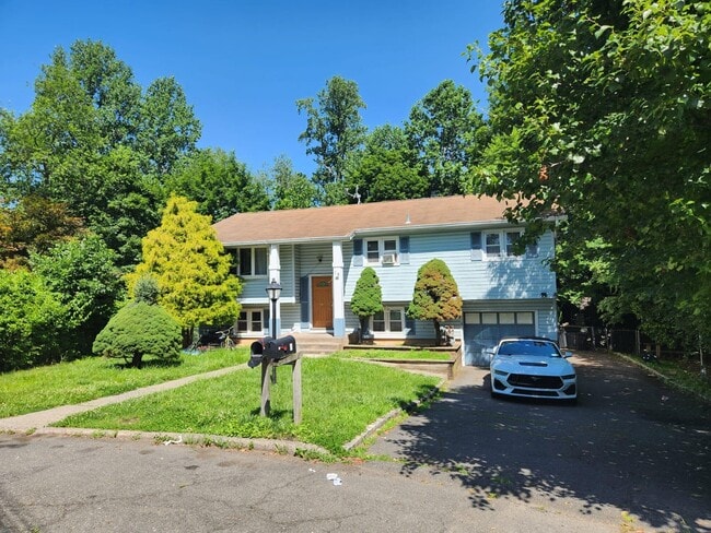 Building Photo - 7-8-8 Brookridge Ct