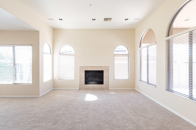 Building Photo - 11183 E Beck Ln