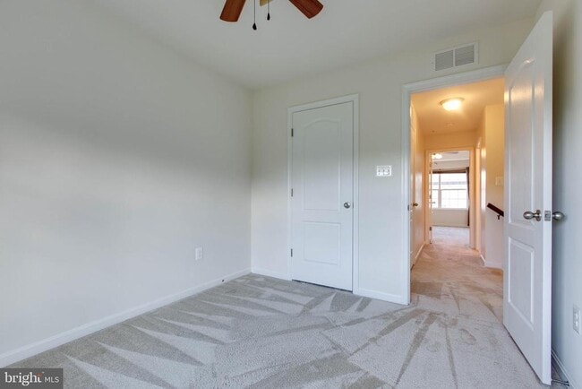 Building Photo - 7931 Silver Oak Rd