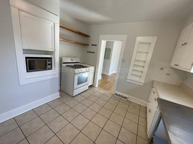 Building Photo - 4909 Beach Ct