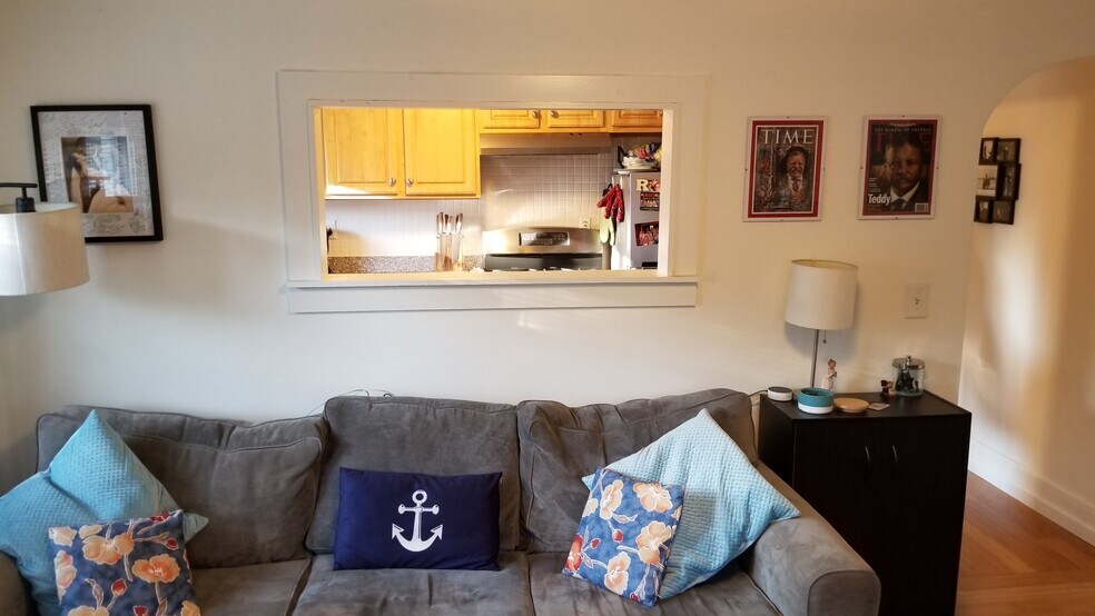 Building Photo - 61 Hillcrest Blvd