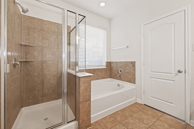 Building Photo - 21015 Blackstone Villa Ln