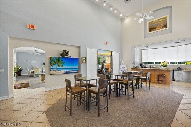 Building Photo - 6401 Aragon Way