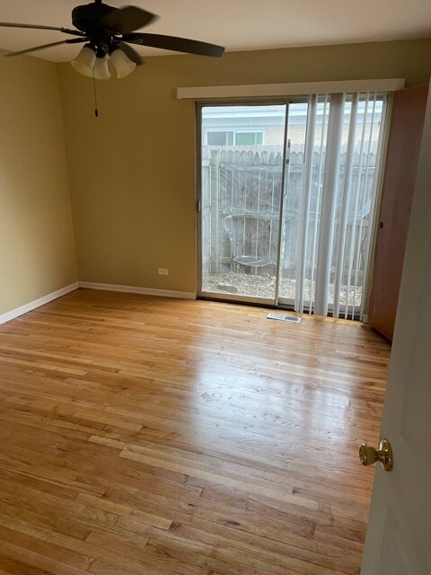 BED ROOM - 226 W Division St