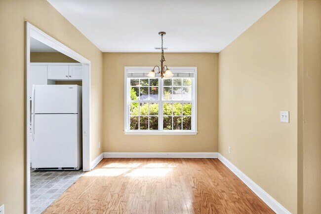 Building Photo - 104 Grasmere Ct