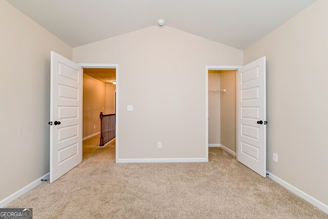 Building Photo - 272 Villa Grande Dr