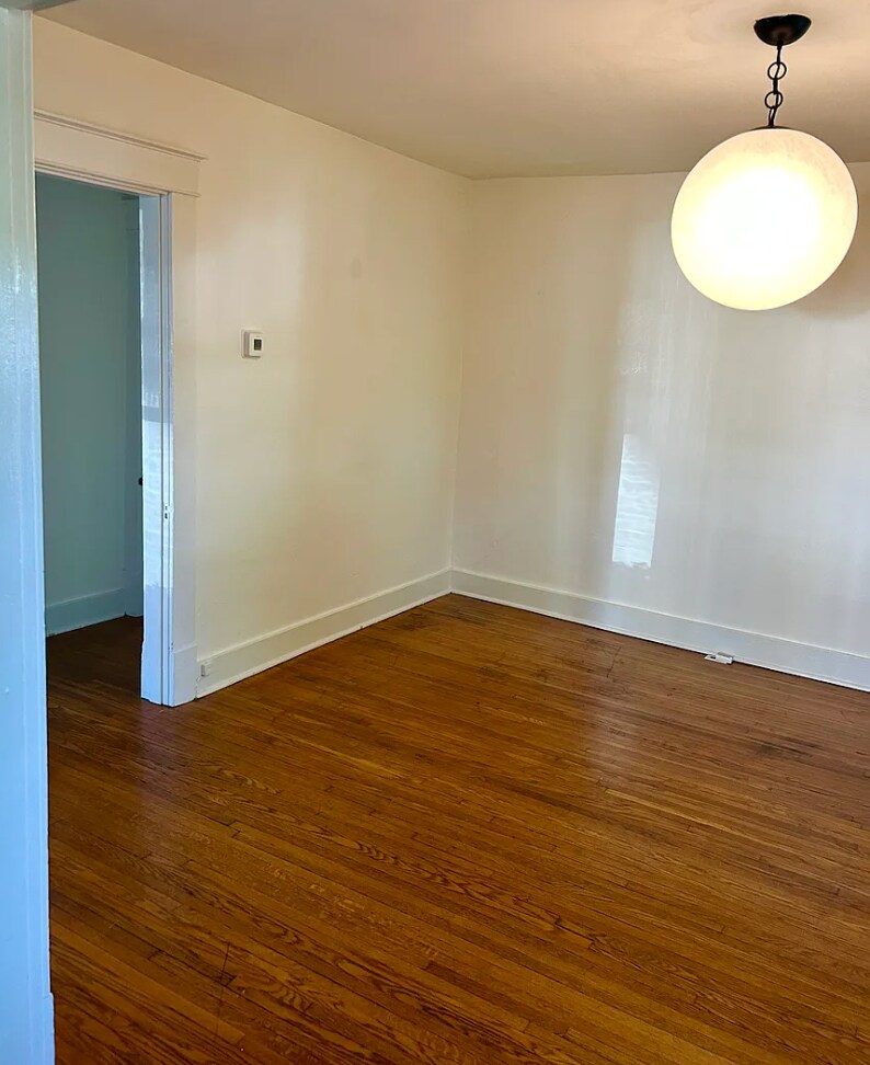 Building Photo - 2423 Brasher Ave