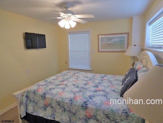 Building Photo - 875 Stenton Pl