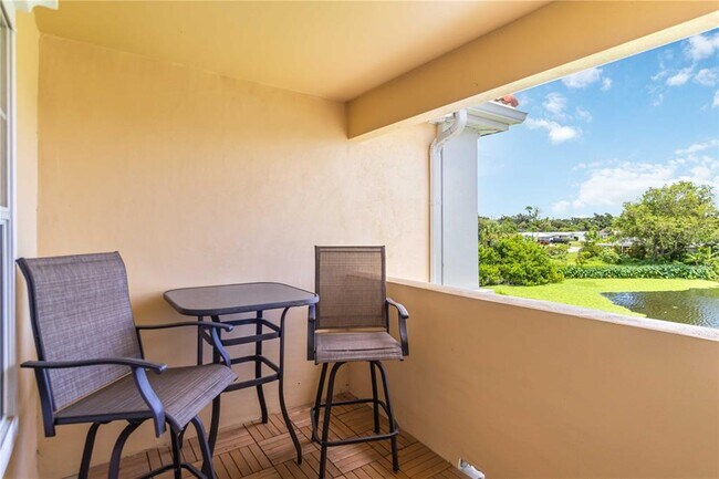 Building Photo - 1050 Villagio Cir