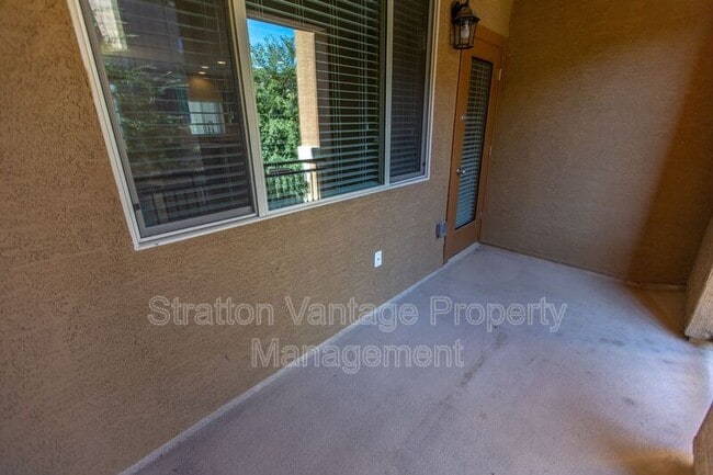 Building Photo - 240 W Juniper Ave