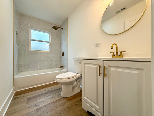 Building Photo - 14916 Langley Ave