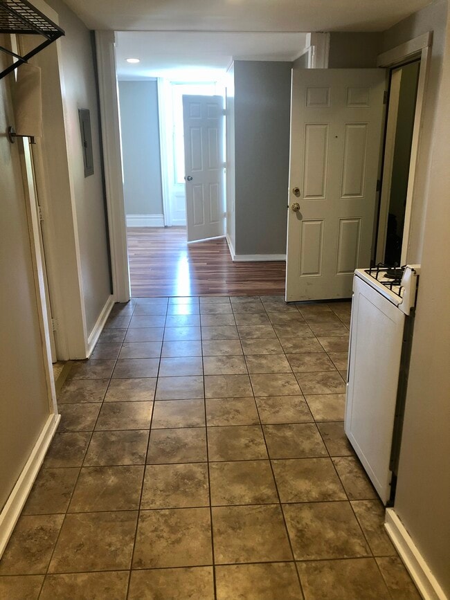 213 Apt 3 Kitchen - 213-215 4th St