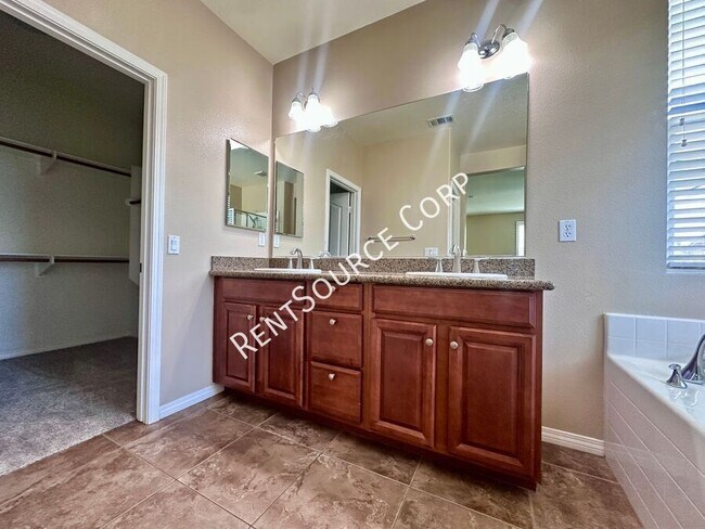 Building Photo - 28390 Esplanada Dr