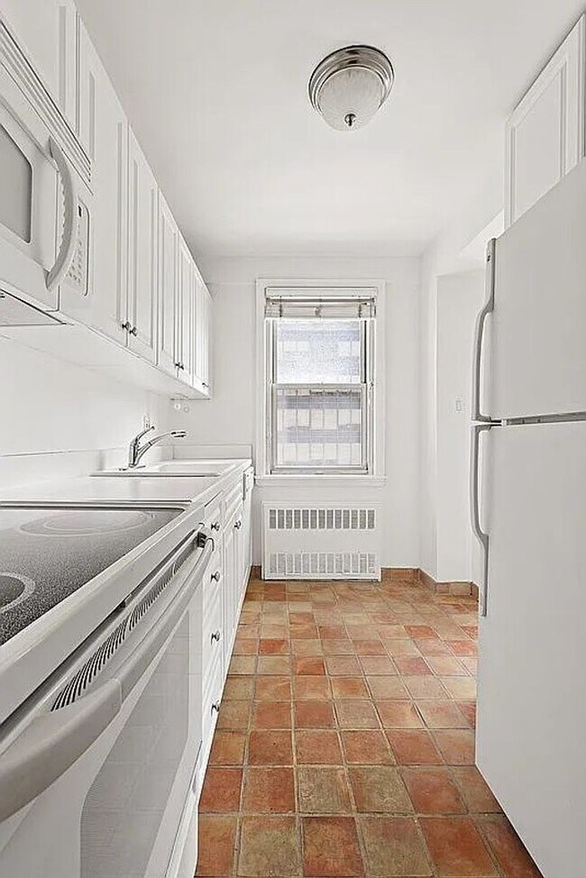 Building Photo - Spacious 1 Bedroom 1 Bathroom
