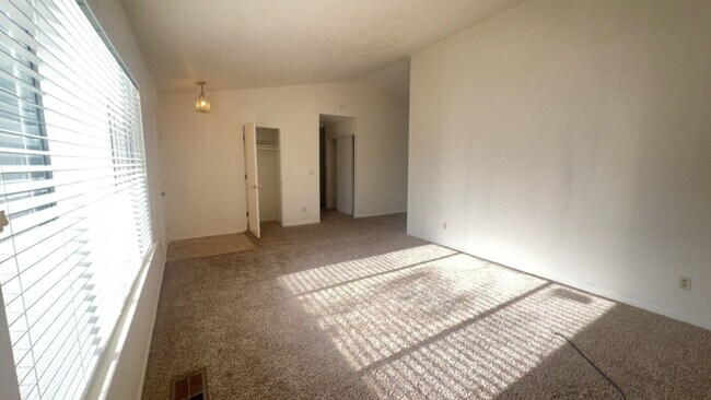 Building Photo - 1331 Mary Jo Dr