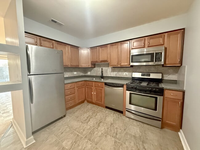 Building Photo - 1550 Sandpebble Dr