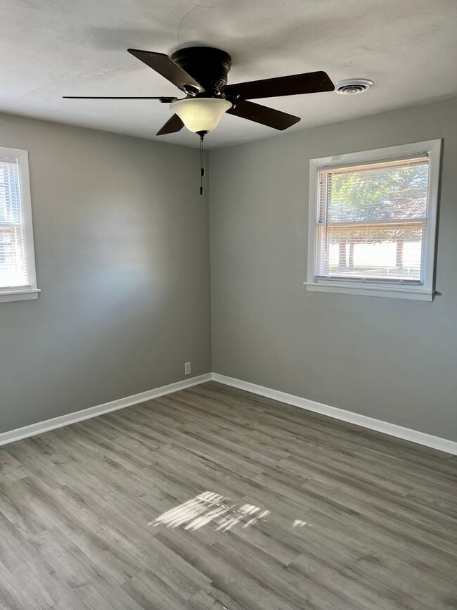 Building Photo - Newly renovated 3-Bedroom North Side Home ...