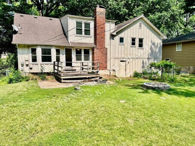 Building Photo - Lovely Home In Nall Hills-Available NOW!