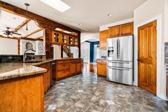 Building Photo - 950 Marshall Lakes Dr