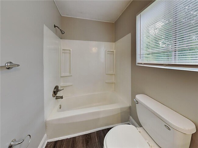 Building Photo - 5992 Monterey Dr