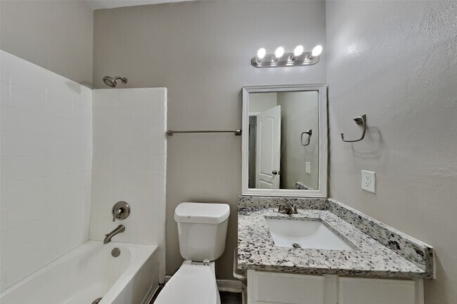 Building Photo - 13007 Bretford Ct