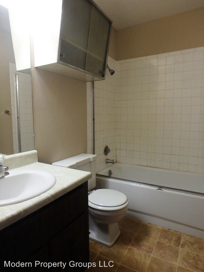 Building Photo - 2300 Sears Ct