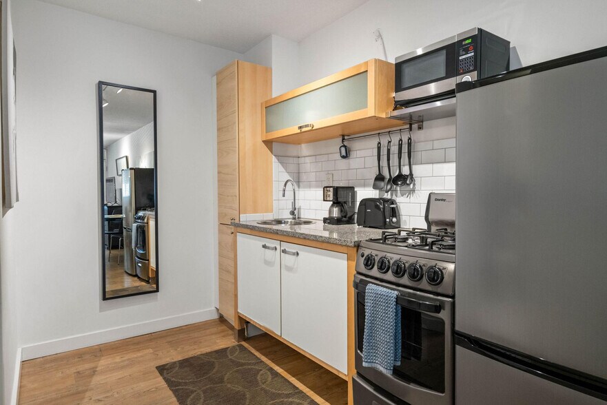 Building Photo - 47 25th St NW