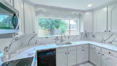 Building Photo - 7403 Breccia Dr