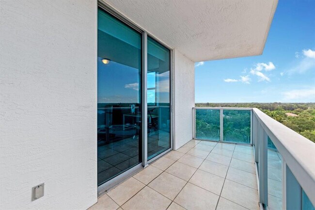 Building Photo - 2641 N Flamingo Rd