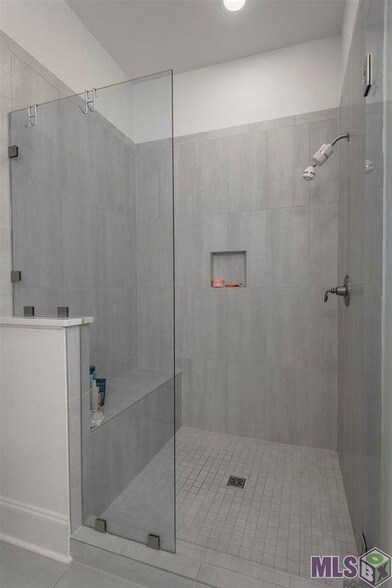 Building Photo - 5139 Cheneau Ln