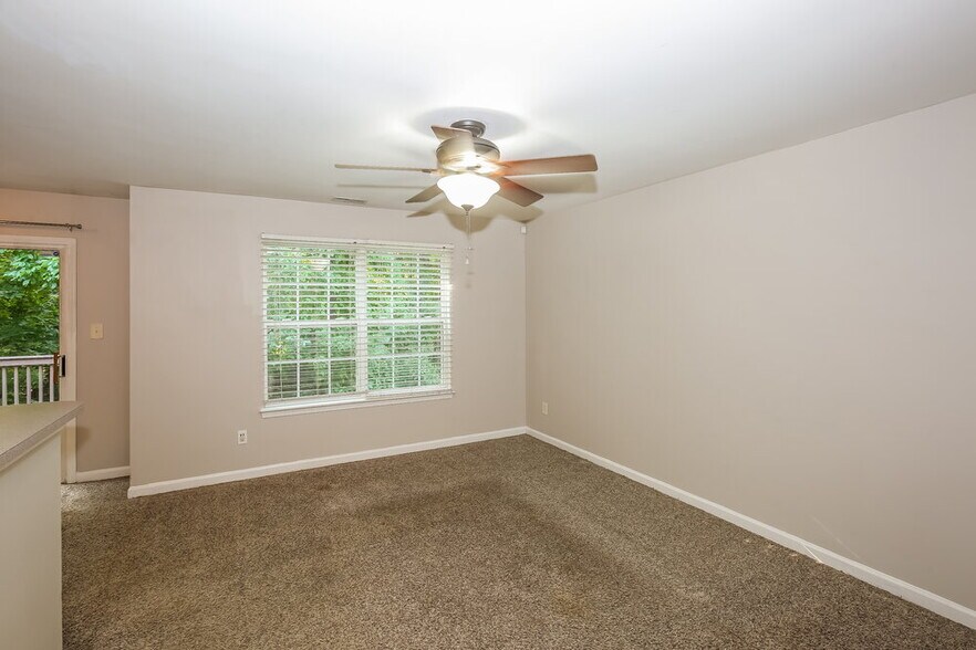 Building Photo - 15738 De Havilland Dr
