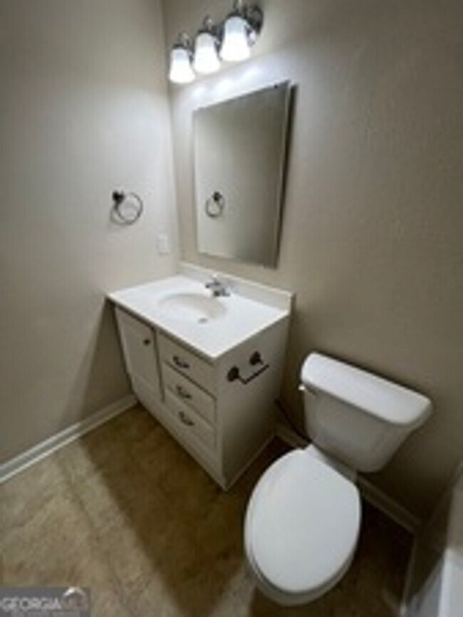 Building Photo - 408/410 Lawnwood Ct