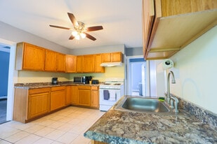 Building Photo - 73 Green Hill Pkwy