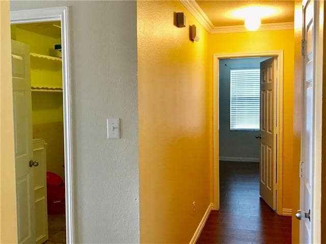 Building Photo - 3009 Meadow Bluff Dr