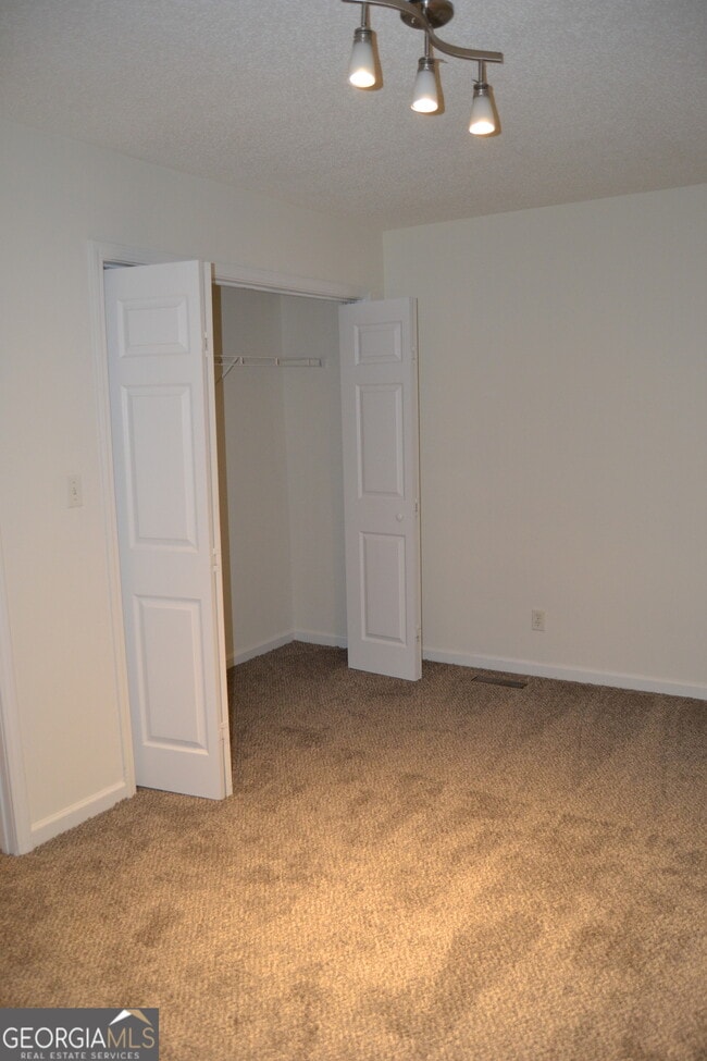 Building Photo - 434 I