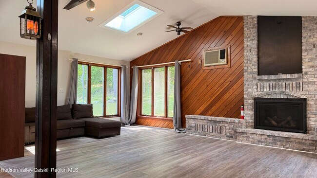 Building Photo - 629 NY-208