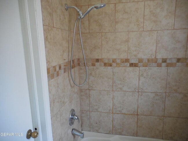 Building Photo - 11392 Lake Erie Dr