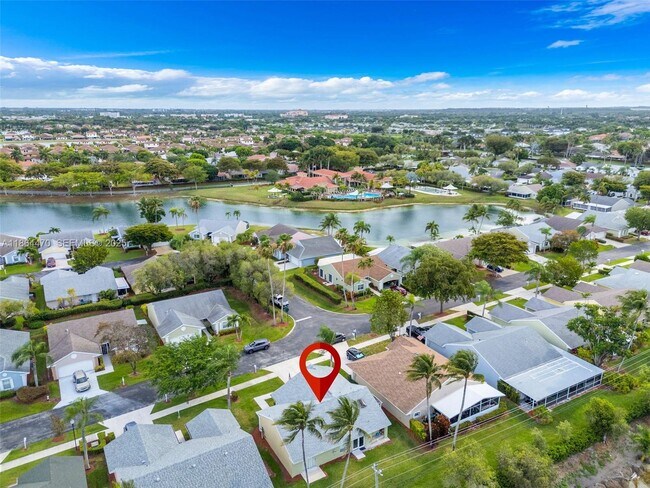 Building Photo - 2590 SE 7th Pl