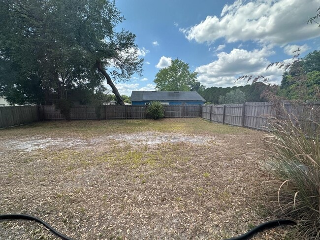Building Photo - 5818 Bambi Dr