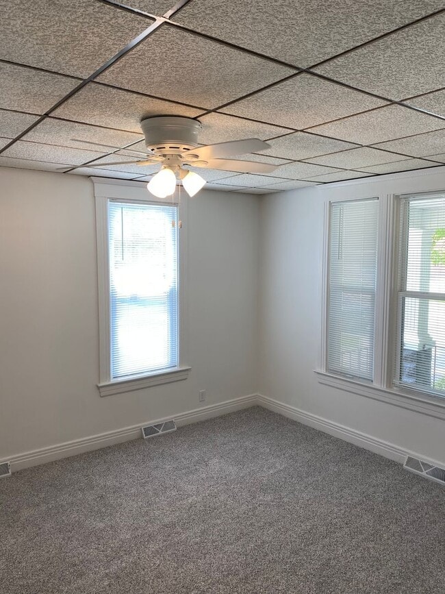 Building Photo - 914 S 2nd St