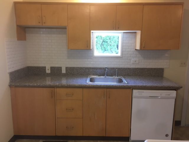 Building Photo - Updated 4 Bedroom ~ 1 Bathroom House Near ...