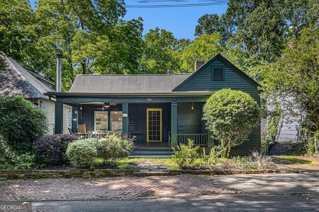 Building Photo - 401 Cherokee Pl SE