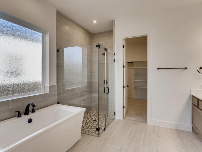 Building Photo - 12016 Mesa Verde Dr